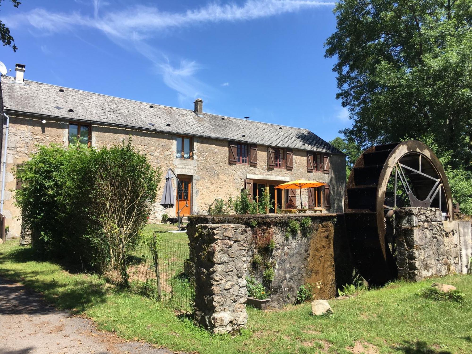 Le Moulin De Razou Panzió Brassy Kültér fotó